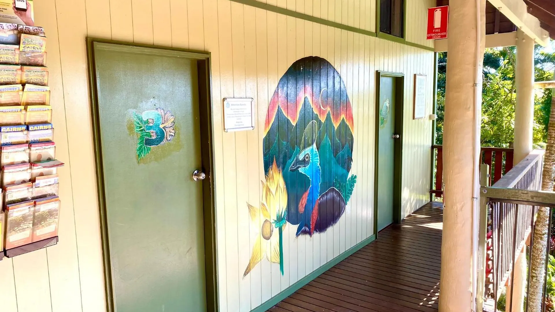 Hostel Jackaroo Treehouse Rainforest Retreat Mission Beach Australia