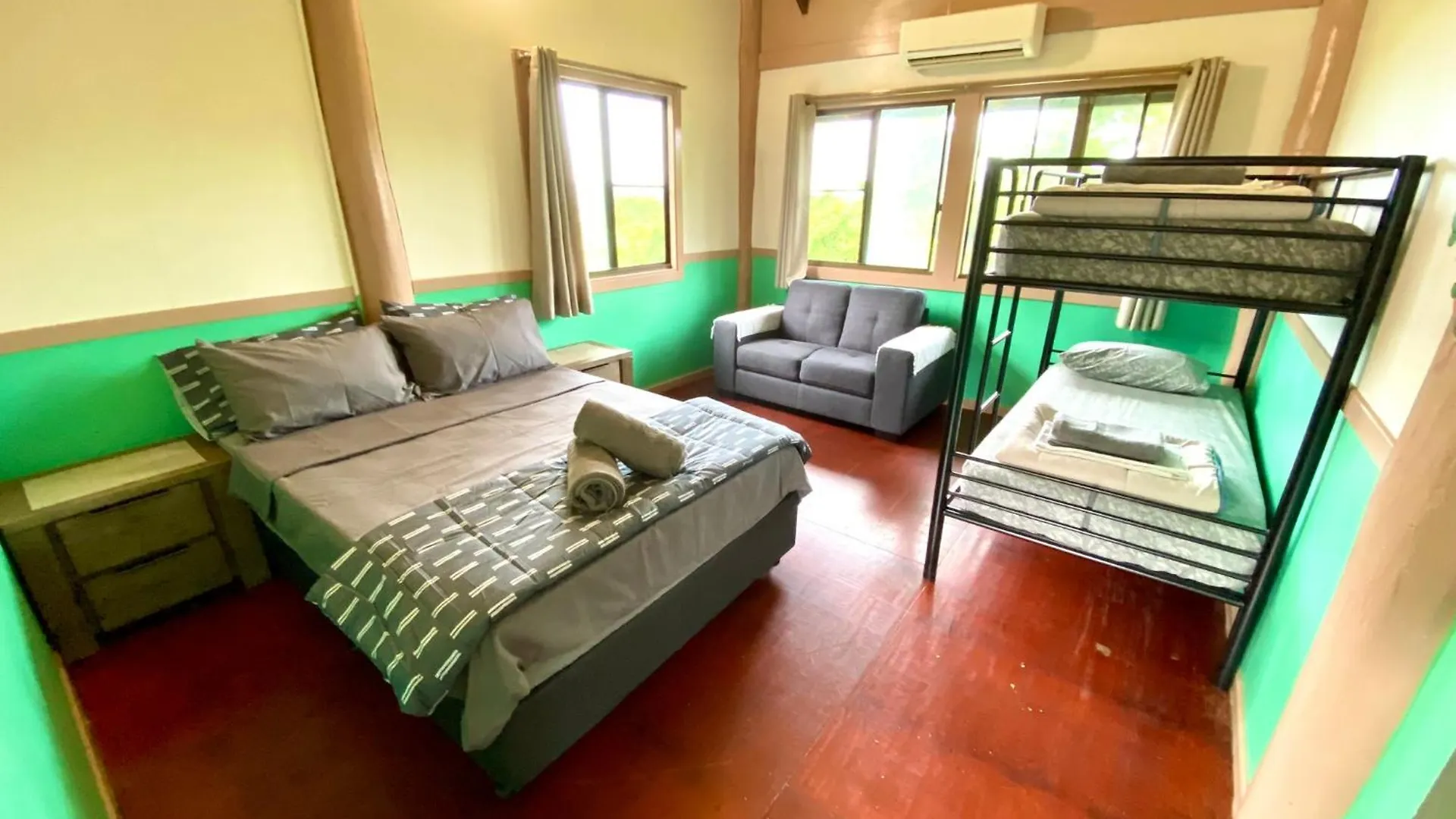 Jackaroo Treehouse Rainforest Retreat Mission Beach Hostel
